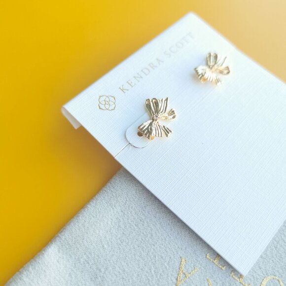 Kendra Scott x LoveShackFancy Bow Gold White Crystal Stud Earrings - Picture 3 of 3